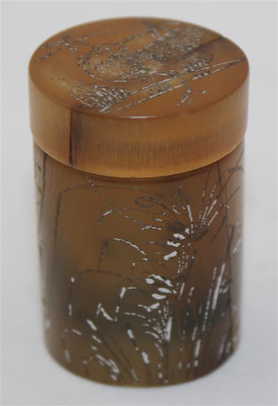 A Chinese silver inlaid horn snuff pot and cover, 4cm